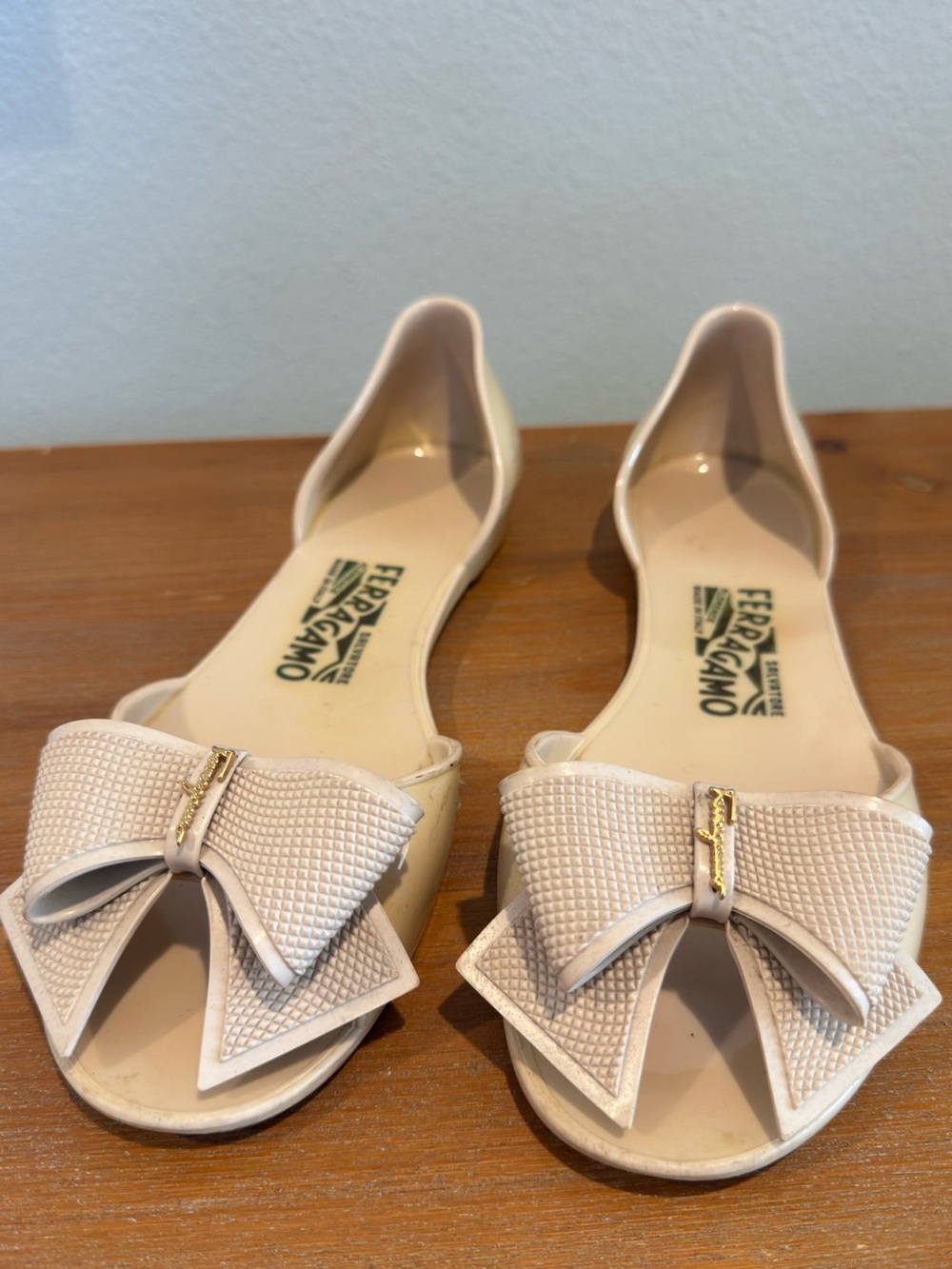 Salvatore Ferragamo Beige Rubber Bow D'orsay Flats Size 8
